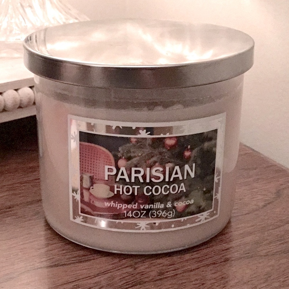 Parisian hot cocoa (whipped vanilla and cocoa) unused, 3-wick candle